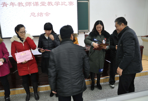 华体会官网- 亿元先生低迷表现遭球迷倒戈  